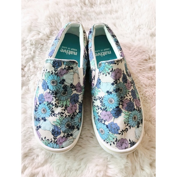 Moving Sale NWOT - Native Shoes | Miles Denim Print | Size 7 Womens - Picture 2 of 9